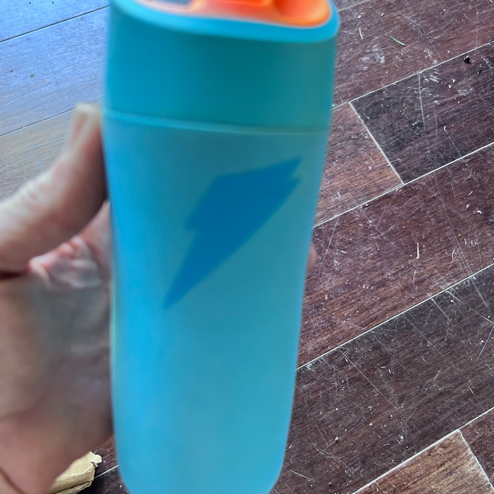 KIDS "Gatorade" Blue & Orange Flip Straw Tumbler with Lightning Bolt 12 Oz. GUC